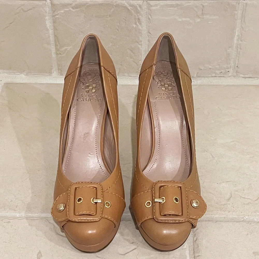 🆕 Vince Camuto Eldred tan leather platform round toe slip on heels …